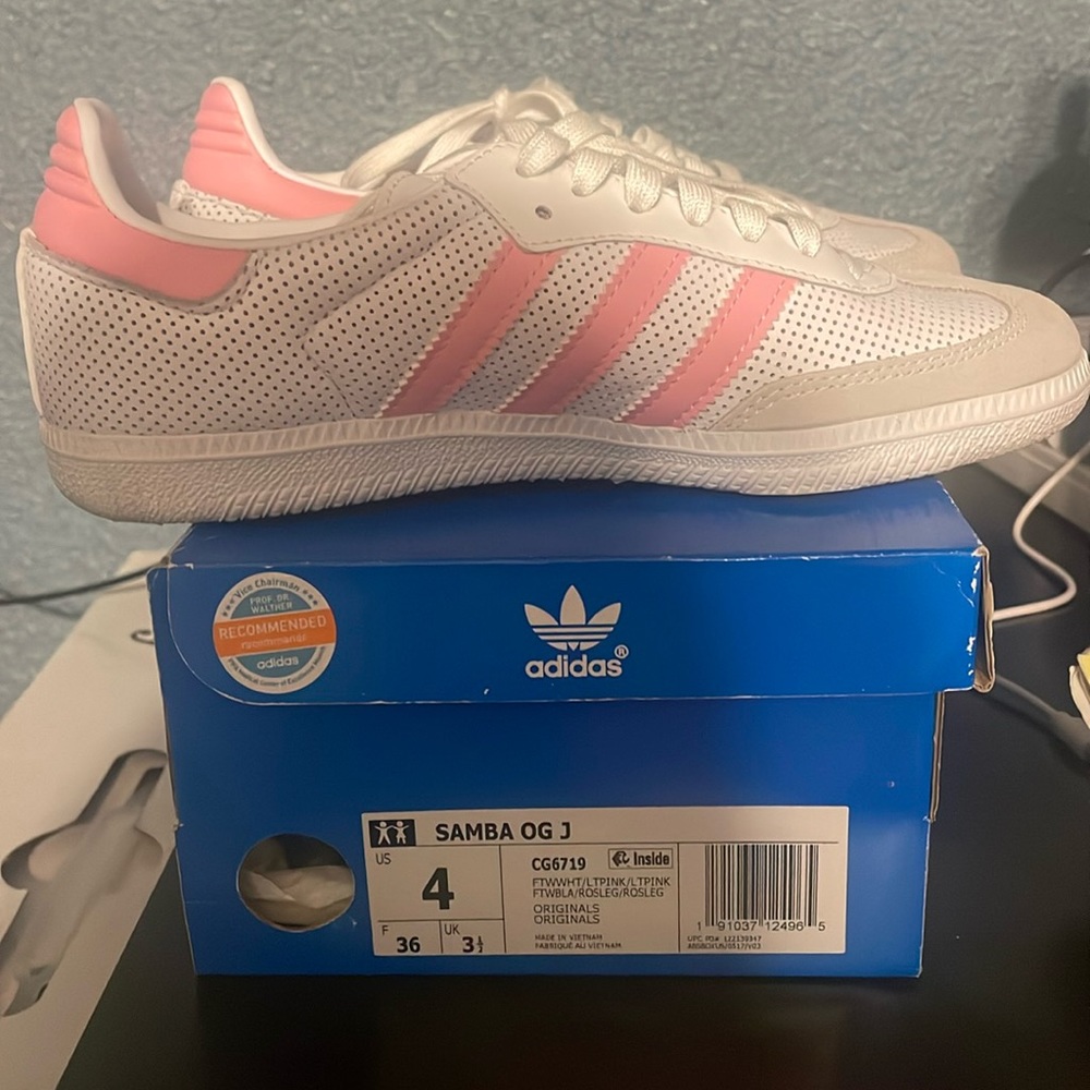 Adidas Samba OG J white/pink. Kids size 4